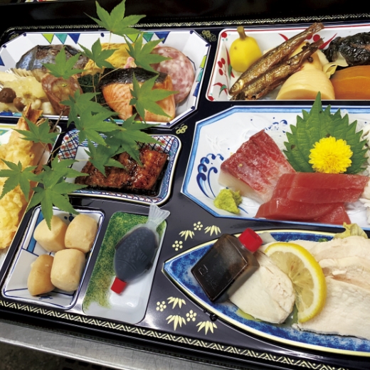 幕の内弁当の写真