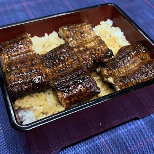 幕の内弁当の写真